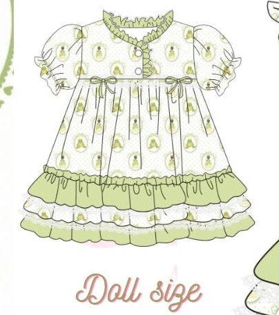 Illustration of a bamboo nightgown with a doll size label on a patterned background.